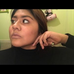 Meet your Posher, Fatima